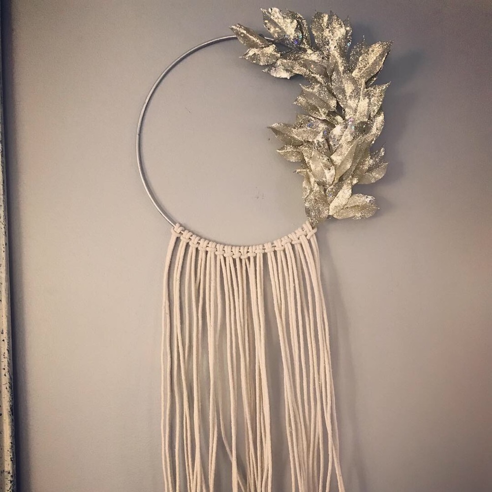 Macrame hanging - Picture 2 of 3